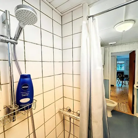Ferienhaus Sort Traehus Midt I Skoven Naer Stubbe So *